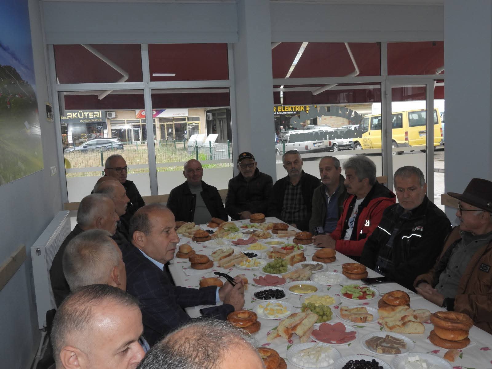 Kızılağaçlılar olarak Sabah Kahvaltısında buluştuk…